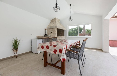 Becici House | Holiday house Labin for 1 - 4 persons with 2 bedrooms - Holiday house