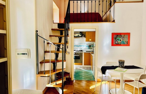 Historical Center Apartment | HOLIDAY HOUSE Mezzocannone
