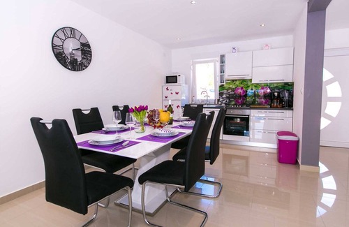 Skrbcici Villa | Holiday house Pink with Pool