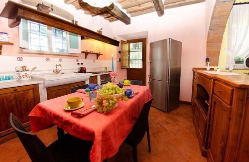 Uzzano House | Holiday house Uzzano for 1 - 10 persons with 4 bedrooms - Holiday home