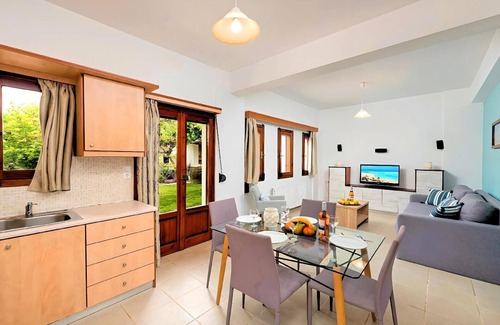 Kavros House | Holiday house Yeoryioupolis Kriti for 1 - 31 persons with 11 bedrooms - Holiday house