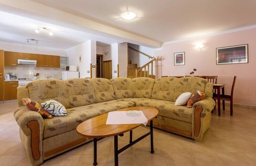 Bubani House | Holiday house Zvana * private garden, terrace, BBQ, free WiFi, 3 km to the sea
