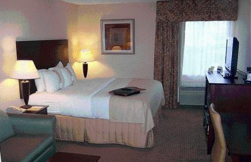 Blytheville Hotel | Holiday Inn Blytheville by IHG