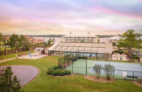 Conroe Hotel | Holiday Inn Club Vacations Piney Shores Resort at Lake Conroe