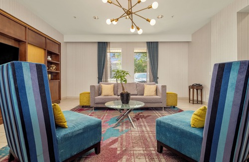 Southside Hotel | Holiday Inn Conference Center Edmonton South by IHG