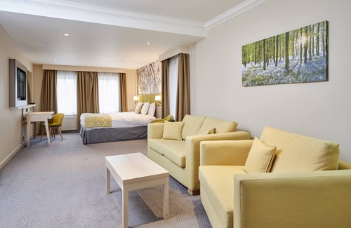 Corby Hotel | Holiday Inn Corby - Kettering A43 by IHG
