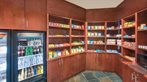 Lakewood Hotel | Holiday Inn Denver Lakewood by IHG