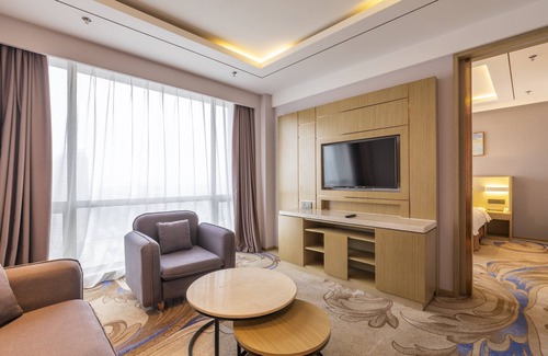 Lishan District Hotel | Holiday Inn Express Anshan Downtown by IHG