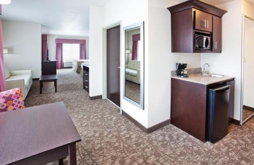 Augusta Hotel | Holiday Inn Express Augusta North by IHG