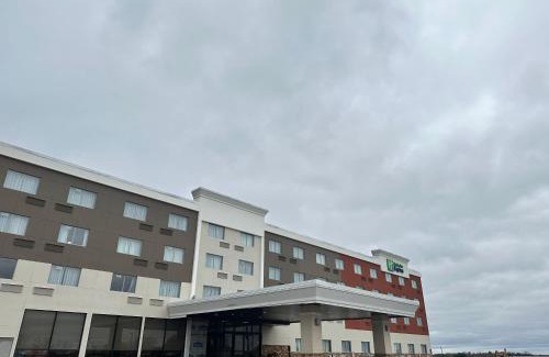 Big Rapids Hotel | Holiday Inn Express Big Rapids by IHG