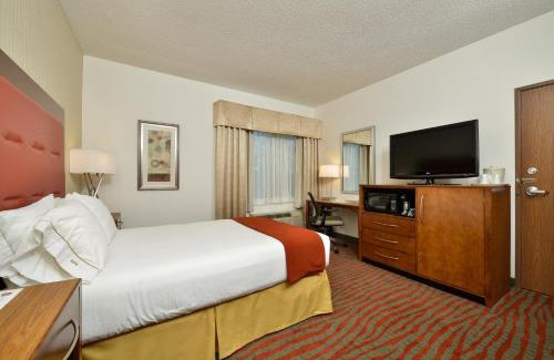 Milford Hotel | Holiday Inn Express Boston-Milford by IHG
