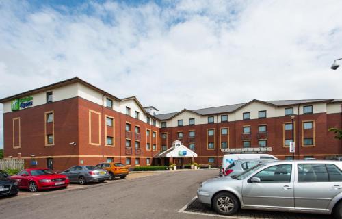 Cribbs Causeway Hotel | Holiday Inn Express Bristol Filton by IHG