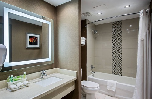 Swift Current Hotel | Holiday Inn Express Hotel & Suites SWIFT CURRENT by IHG