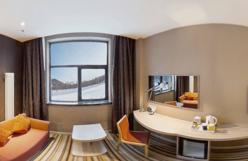Changbai Mountain West Slope Hotel | Holiday Inn Express Changbaishan by IHG