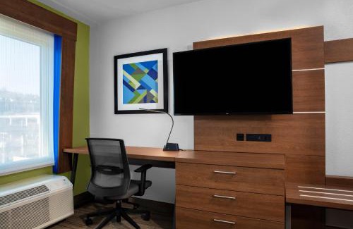 Charleston Hotel | Holiday Inn Express Charleston-Civic Center by IHG