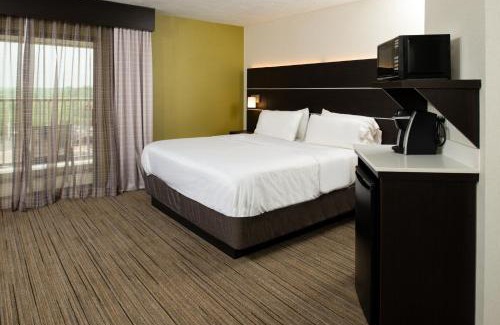 Dent Hotel | Holiday Inn Express Cincinnati West by IHG