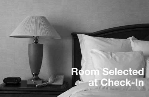 Lee Hotel | Holiday Inn Express Durham-UNH by IHG