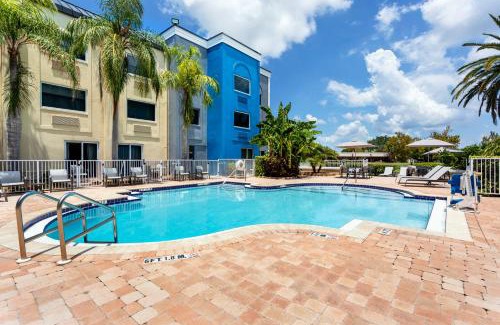 Highpoint Hotel | Holiday Inn Express Hotel Clearwater East - ICOT Center by IHG