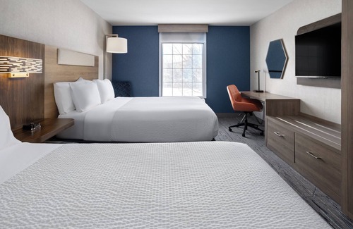 Brattleboro Hotel | Holiday Inn Express Hotel & Suites Brattleboro by IHG