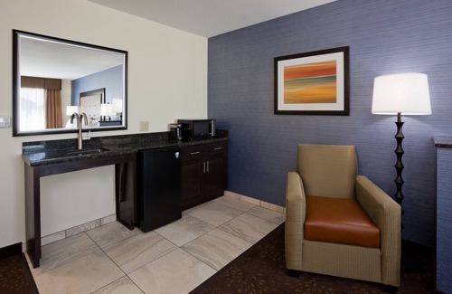 Fort Dodge Hotel | Holiday Inn Express Hotel & Suites Fort Dodge by IHG