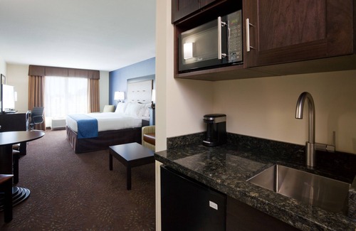 Fort Dodge Hotel | Holiday Inn Express Hotel & Suites Fort Dodge by IHG