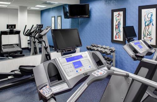 Coralville Hotel | Holiday Inn Express Hotel & Suites Coralville by IHG