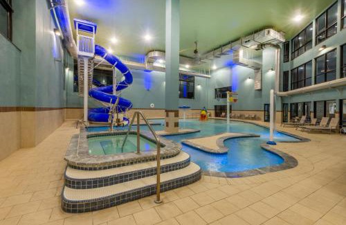 North East Resort | Holiday Inn Express Hotel & Suites Erie an IHG Hotel