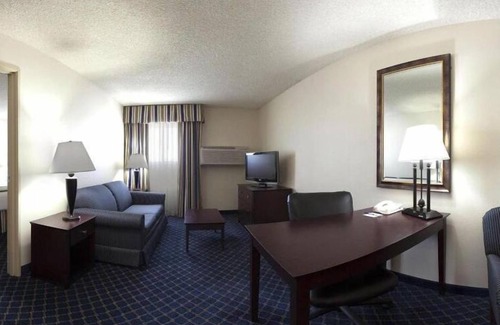 Torrington Hotel | Holiday Inn Express Hotel & Suites Torrington by IHG