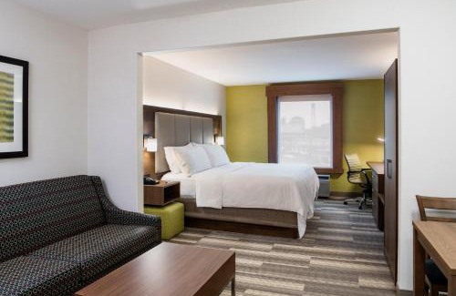 Saskatoon Downtown Hotel | Holiday Inn Express Hotel & Suites Saskatoon by IHG