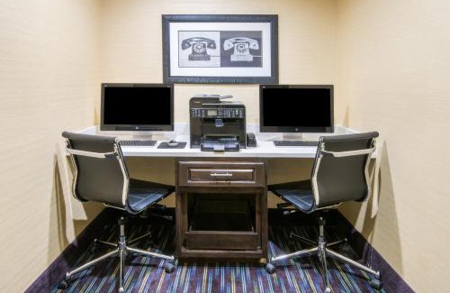 Cannonsburg Hotel | Holiday Inn Express Hotel & Suites Ashland by IHG