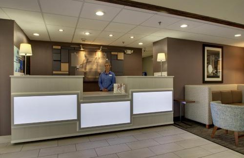 Lebanon Hotel | Holiday Inn Express Hotel & Suites Lebanon by IHG