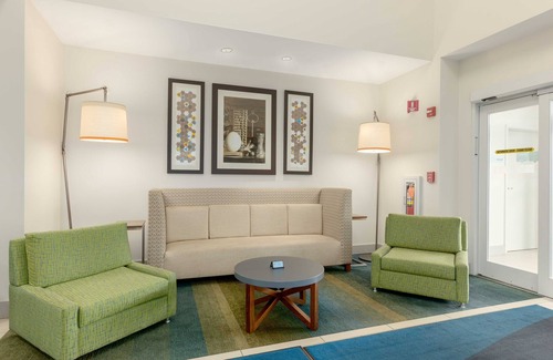Vestal Hotel | Holiday Inn Express Hotel & Suites Vestal by IHG