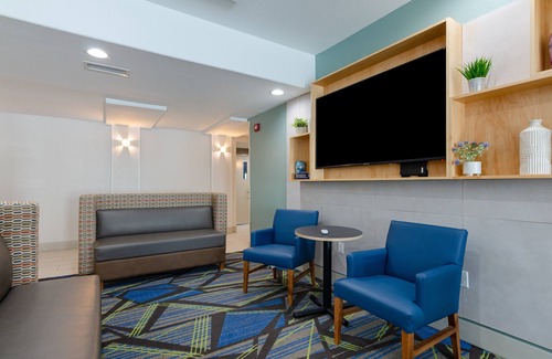 Weston Hotel | Holiday Inn Express Hotel & Suites Weston by IHG