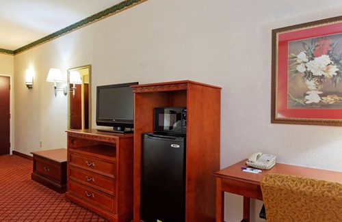 Tupelo Hotel | Holiday Inn Express Hotel & Suites Tupelo by IHG