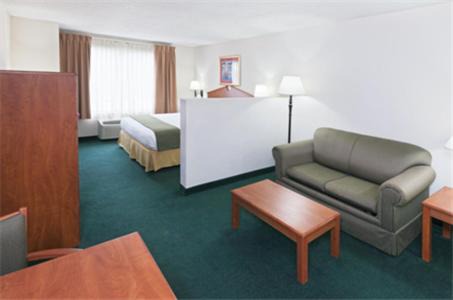 Vinita Hotel | Holiday Inn Express Hotel & Suites Vinita by IHG