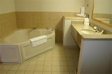 Vinita Hotel | Holiday Inn Express Hotel & Suites Vinita by IHG