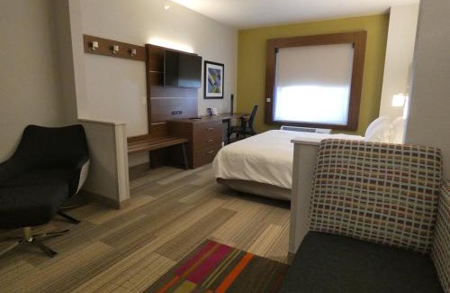 Limon Hotel | Holiday Inn Express Hotel & Suites Limon I-70/Exit 359 by IHG