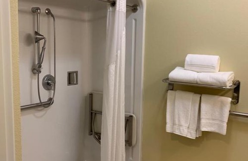 Pampa Hotel | Holiday Inn Express Hotel & Suites Pampa by IHG