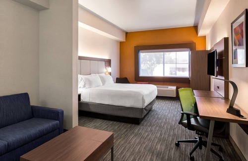 Oroville Hotel | Holiday Inn Express Hotel & Suites Oroville Lake by IHG