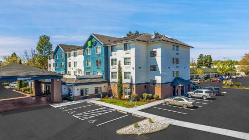 Hayden Island Hotel | Holiday Inn Express Hotel & Suites Portland - Jantzen Beach by IHG