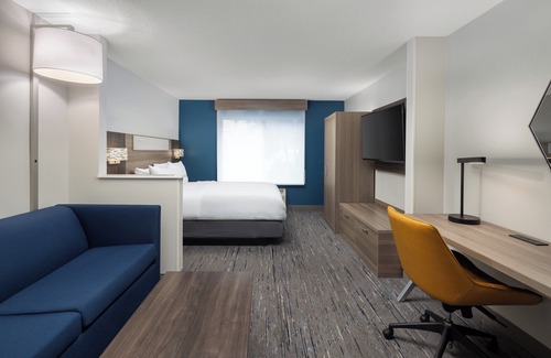 Hayden Island Hotel | Holiday Inn Express Hotel & Suites Portland-Jantzen Beach by IHG