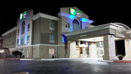 Woodward Hotel | Holiday Inn Express Hotel & Suites Woodward Hwy 270 by IHG