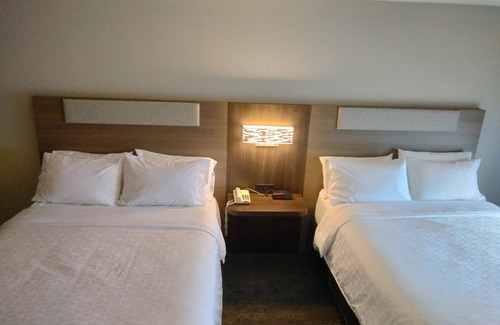 Lapeer Hotel | Holiday Inn Express Lapeer by IHG