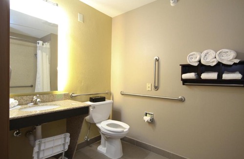 Marshall Hotel | Holiday Inn Express Marshall by IHG