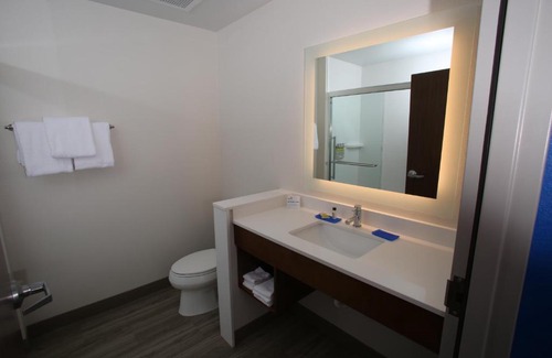 McCook Hotel | Holiday Inn Express - McCook by IHG