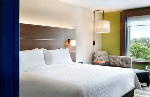 McCook Hotel | Holiday Inn Express McCook by IHG