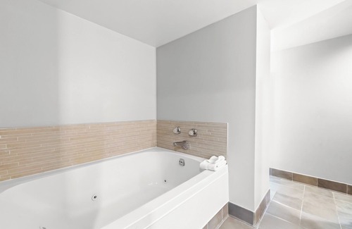Hendersonville Hotel | Holiday Inn Express Nashville-Hendersonville by IHG