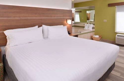 Mineralwells Hotel | Holiday Inn Express & Suites Parkersburg-Mineral Wells by IHG
