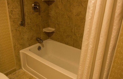 Saltillo Hotel | Holiday Inn Express Saltillo Zona Aeropuerto by IHG