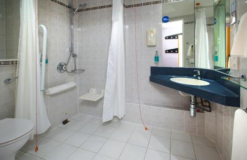 Acton Trussell Hotel | Holiday Inn Express Stafford by IHG